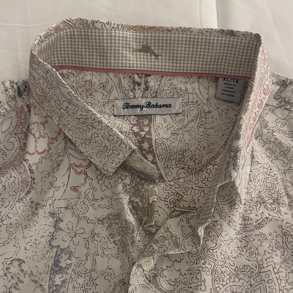 Tommy Bahama Men's Beige and Olive Paisley Shirt